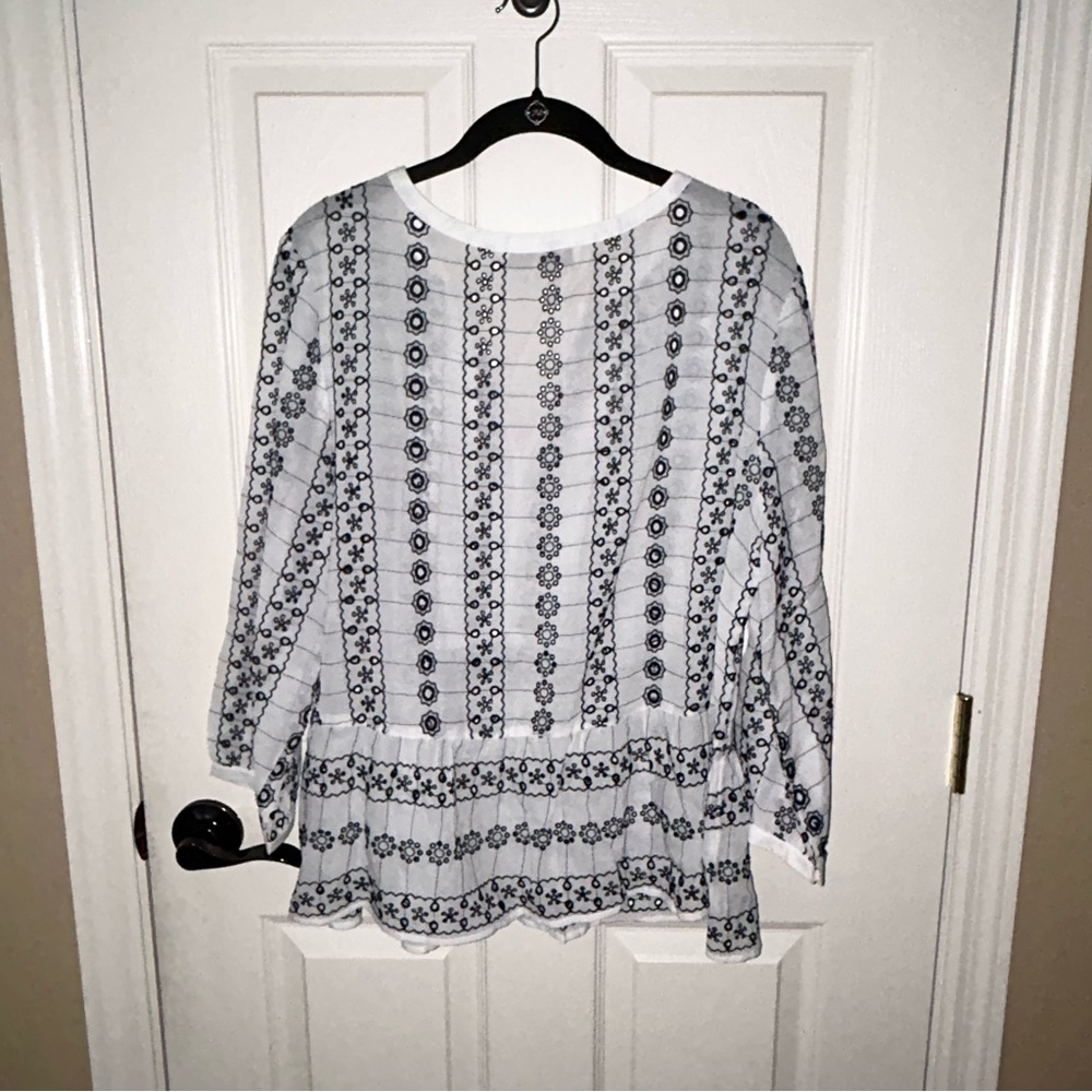 LOFT White & Blue Embroidered Top☀️ - Picture 5 of 9